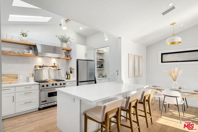 5741 Lemona Avenue, Sherman Oaks, CA 91411