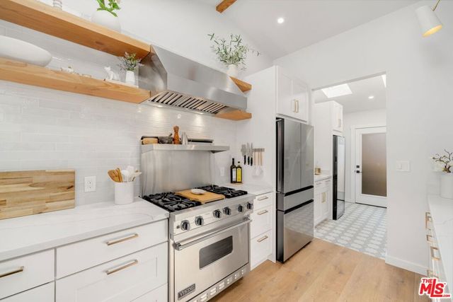 5741 Lemona Avenue, Sherman Oaks, CA 91411