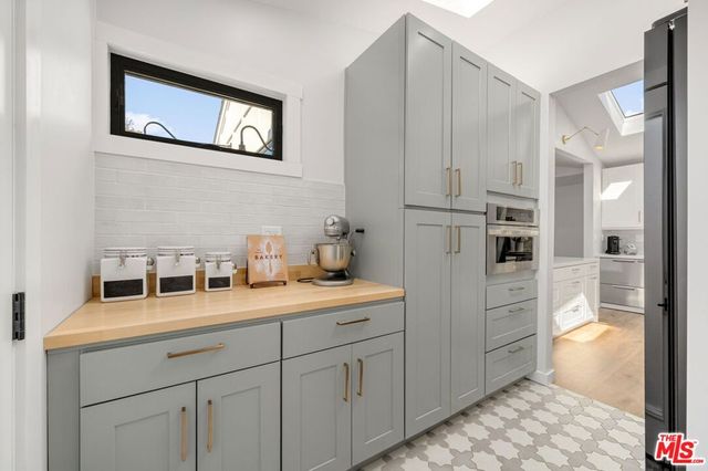 5741 Lemona Avenue, Sherman Oaks, CA 91411