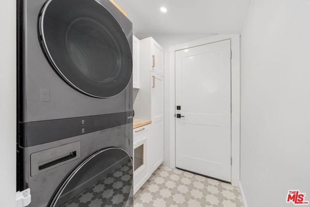 5741 Lemona Avenue, Sherman Oaks, CA 91411