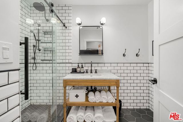 5741 Lemona Avenue, Sherman Oaks, CA 91411