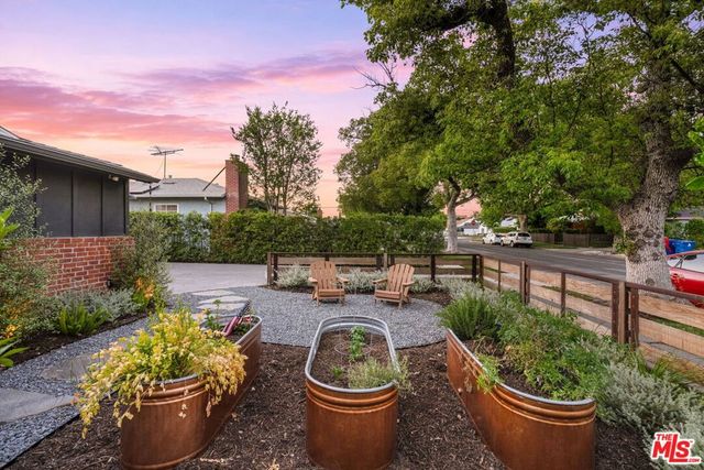 5741 Lemona Avenue, Sherman Oaks, CA 91411