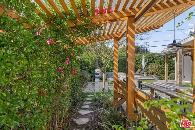 5741 Lemona Avenue, Sherman Oaks, CA 91411