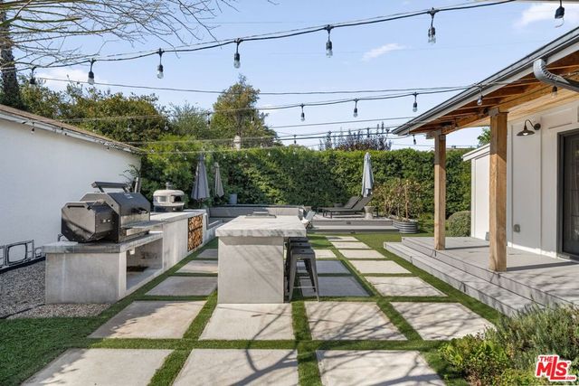 5741 Lemona Avenue, Sherman Oaks, CA 91411