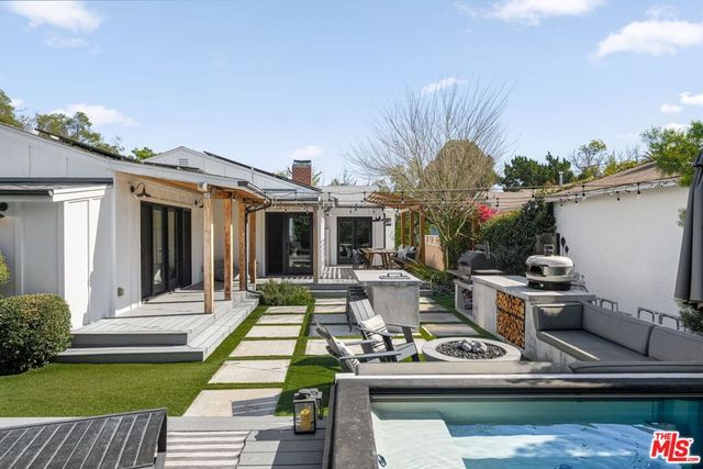 5741 Lemona Avenue, Sherman Oaks, CA 91411