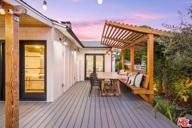 5741 Lemona Avenue, Sherman Oaks, CA 91411