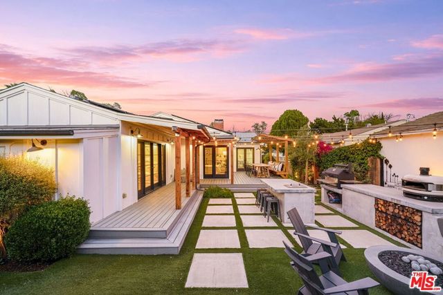 5741 Lemona Avenue, Sherman Oaks, CA 91411