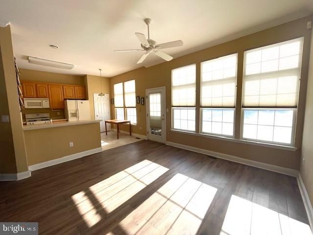 8 MANLEY RD, Pennington, NJ 08534