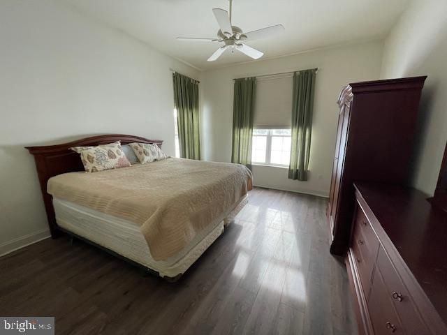 8 MANLEY RD, Pennington, NJ 08534