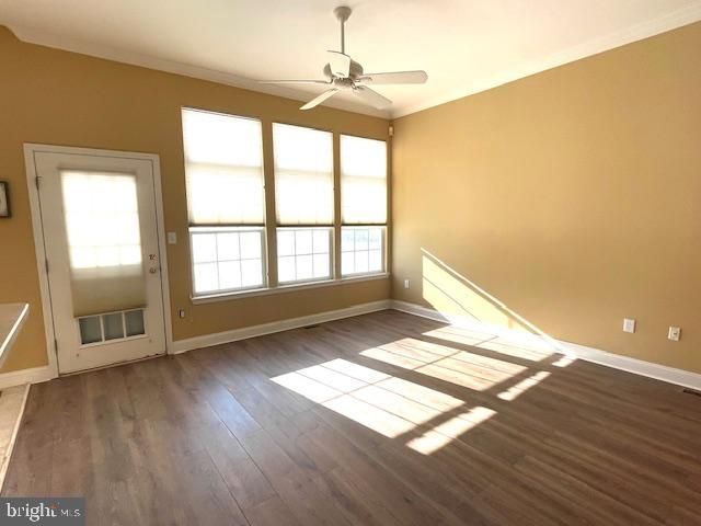 8 MANLEY RD, Pennington, NJ 08534