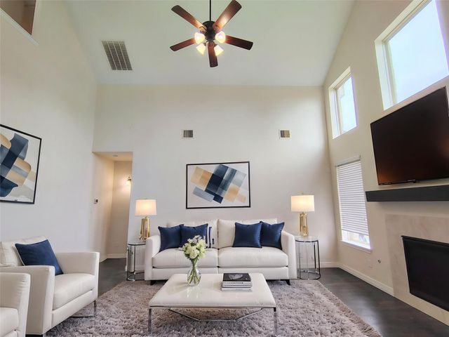 10551 Paula Bluff Lane, Cypress, TX 77433