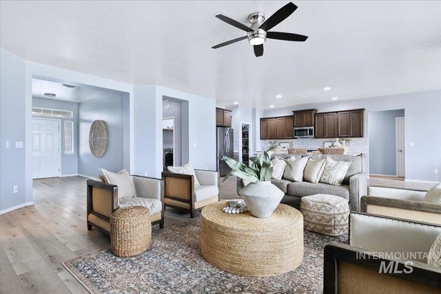 583 W Allspice St, Kuna, ID 83634