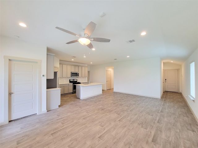 7722 Caldwell Creek Way, Rosharon, TX 77583