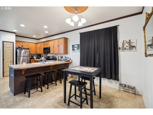 18557 Sw PING Ct, Beaverton, OR 97003