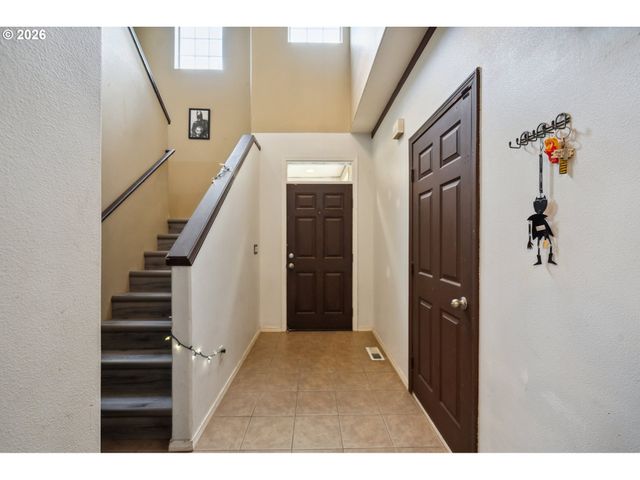 18557 Sw PING Ct, Beaverton, OR 97003