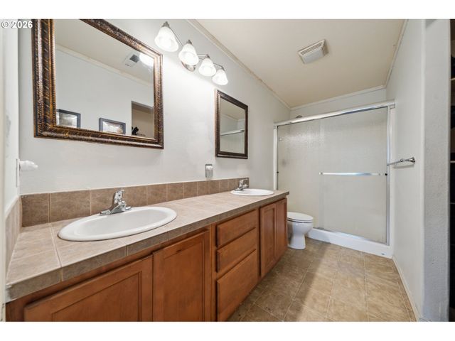 18557 Sw PING Ct, Beaverton, OR 97003