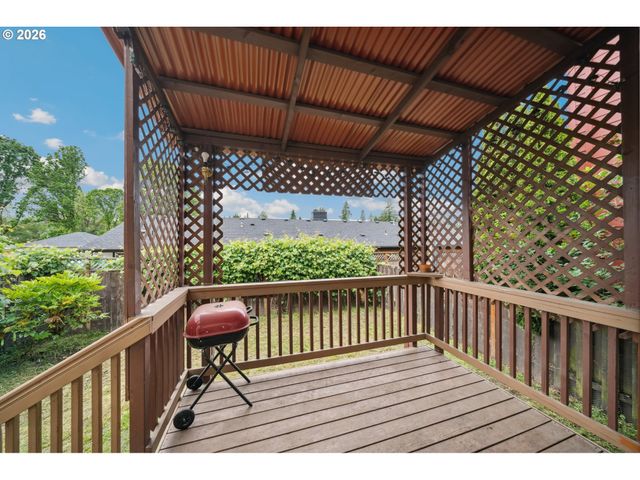 18557 Sw PING Ct, Beaverton, OR 97003