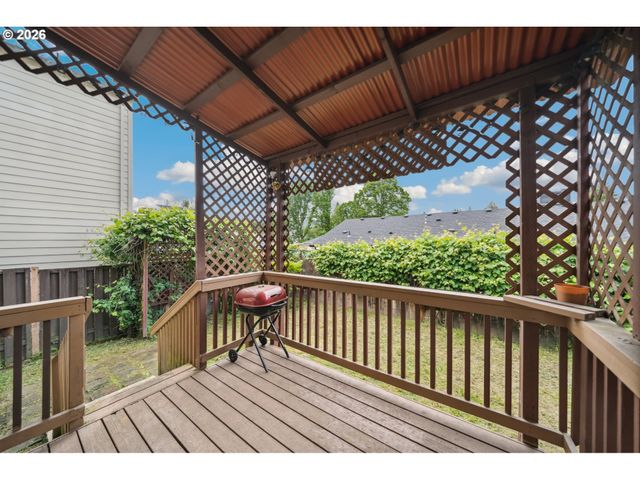 18557 Sw PING Ct, Beaverton, OR 97003