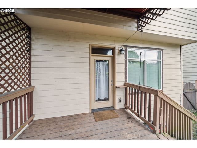18557 Sw PING Ct, Beaverton, OR 97003