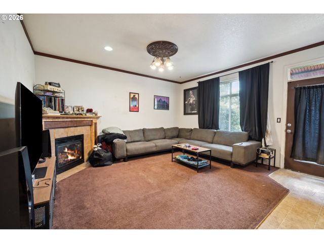 18557 Sw PING Ct, Beaverton, OR 97003