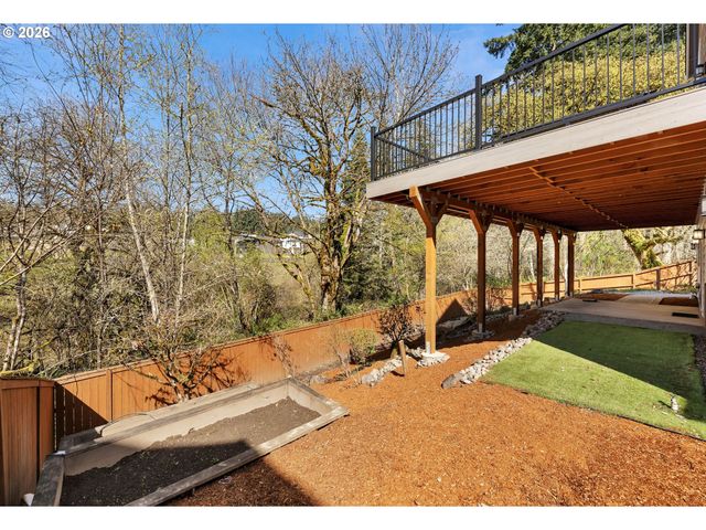 401 W 16TH St, La Center, WA 98629