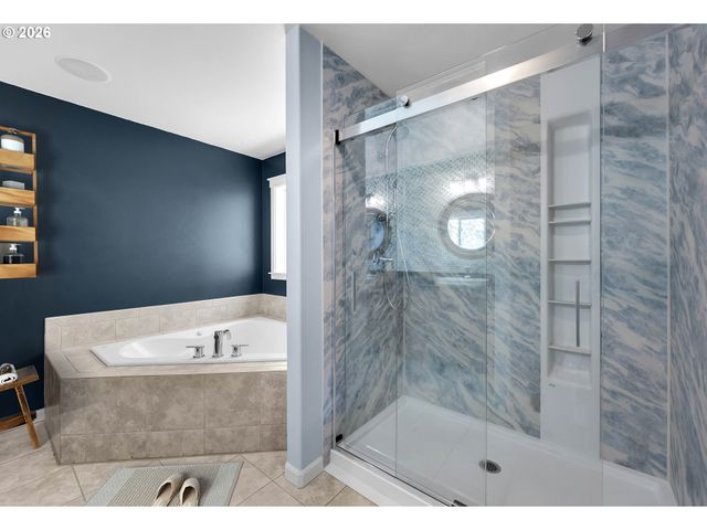 401 W 16TH St, La Center, WA 98629