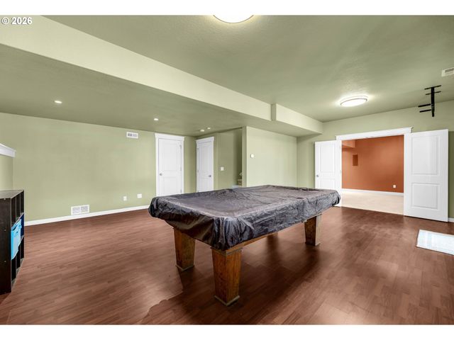 401 W 16TH St, La Center, WA 98629