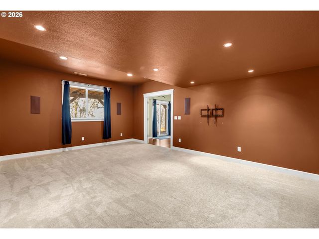 401 W 16TH St, La Center, WA 98629