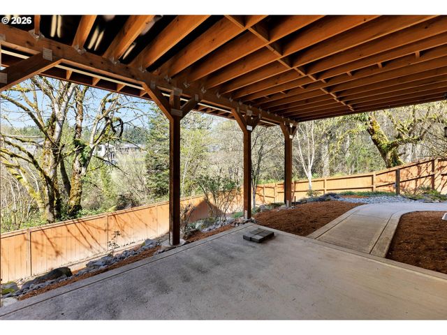 401 W 16TH St, La Center, WA 98629