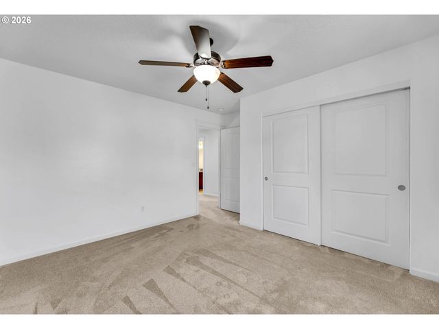 401 W 16TH St, La Center, WA 98629