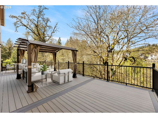 401 W 16TH St, La Center, WA 98629