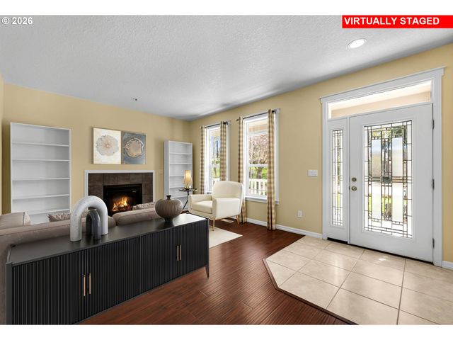 401 W 16TH St, La Center, WA 98629