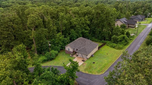 2 Granton Place, Bella Vista, AR 72715