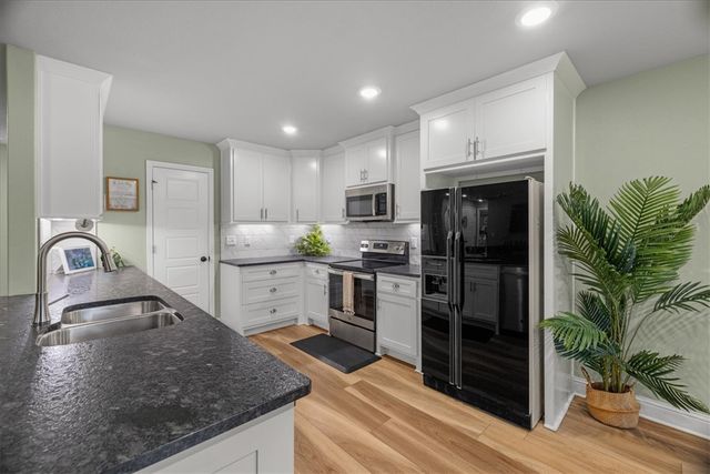 2 Granton Place, Bella Vista, AR 72715