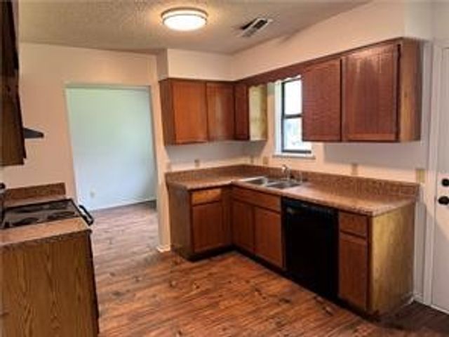 2700 McMillan Drive, Springdale, AR 72762