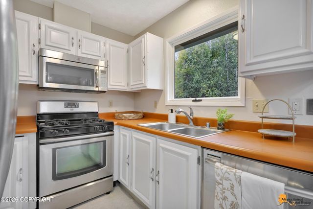 8221 Kip Court, Anchorage, AK 99507