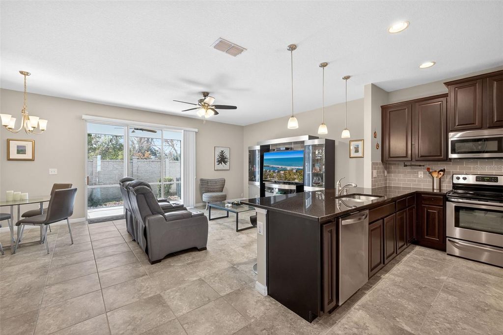 Image 11 of property listing at 6421 BAYTOWN DRIVE, Sarasota, FL 34240