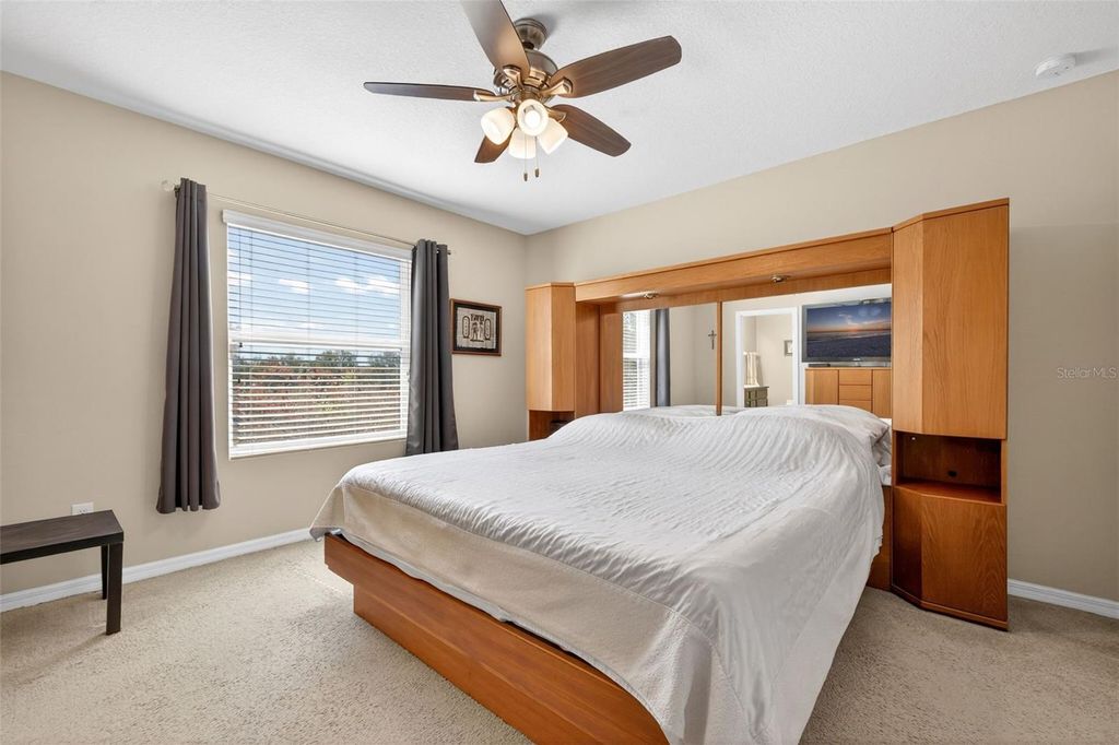 Image 15 of property listing at 6421 BAYTOWN DRIVE, Sarasota, FL 34240