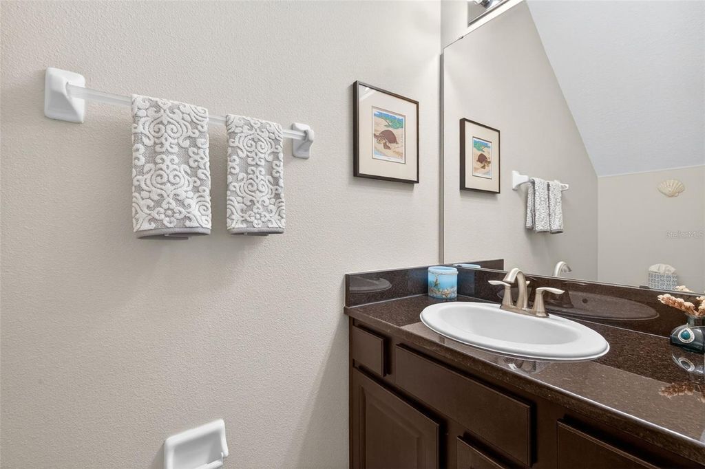 Image 23 of property listing at 6421 BAYTOWN DRIVE, Sarasota, FL 34240