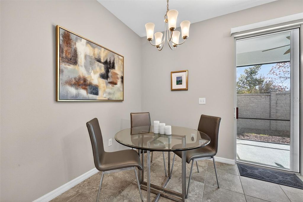 Image 8 of property listing at 6421 BAYTOWN DRIVE, Sarasota, FL 34240