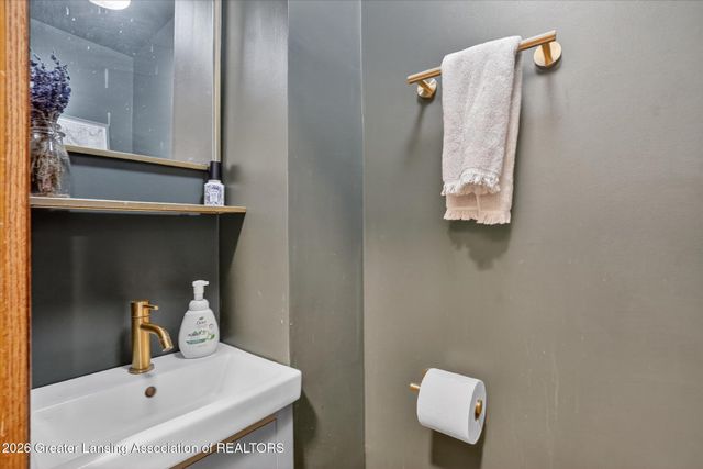 1447 E Saginaw Street, Lansing, MI 48915