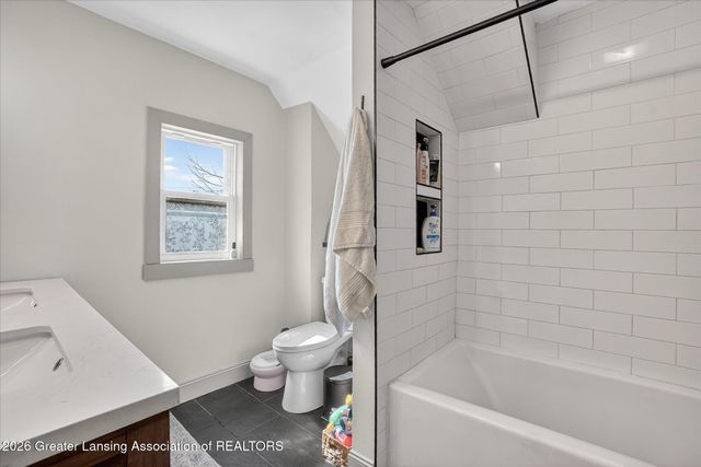 1447 E Saginaw Street, Lansing, MI 48915