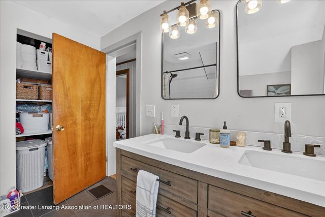 1447 E Saginaw Street, Lansing, MI 48915