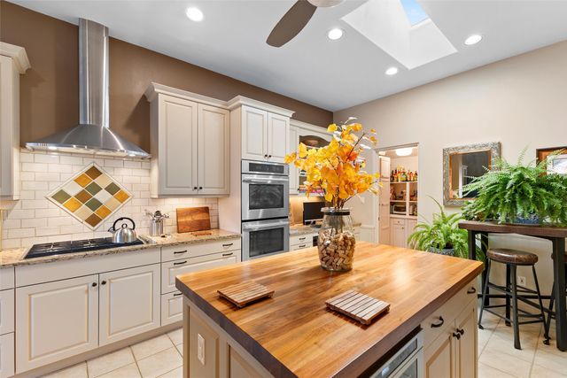 913 Circle, Los Alamos, NM 87544