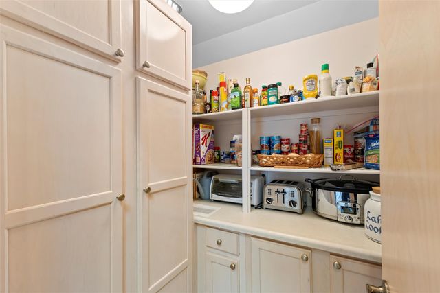 913 Circle, Los Alamos, NM 87544