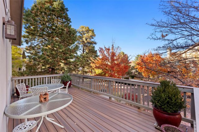 913 Circle, Los Alamos, NM 87544