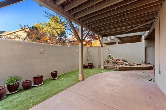 913 Circle, Los Alamos, NM 87544