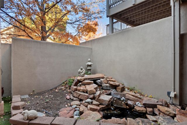 913 Circle, Los Alamos, NM 87544