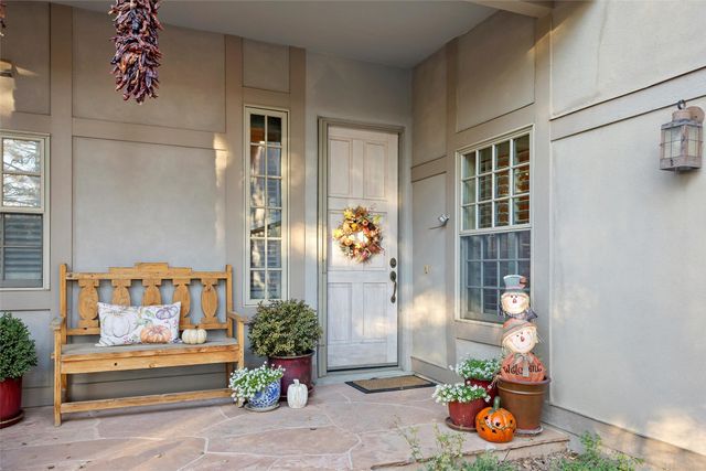 913 Circle, Los Alamos, NM 87544