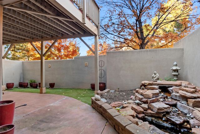 913 Circle, Los Alamos, NM 87544